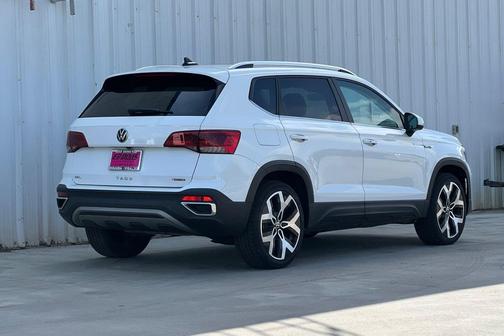 Pure White 2022 Volkswagen Taos 1.5T SEL