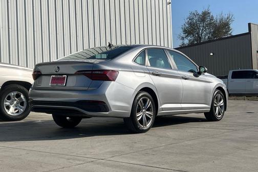 Pyrite Silver Metallic 2024 Volkswagen Jetta 1.5T SE