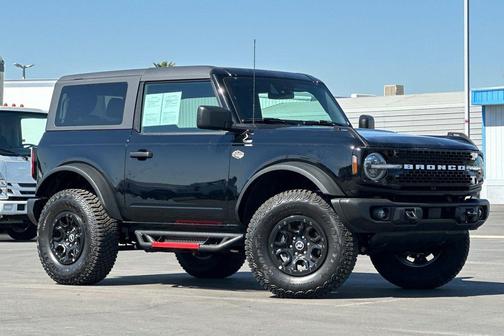 Shadow Black 2023 Ford Bronco Wildtrak