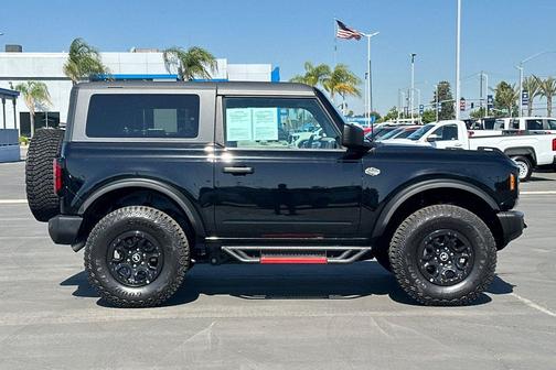 Shadow Black 2023 Ford Bronco Wildtrak