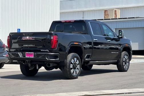 2025 GMC Sierra 3500 Denali