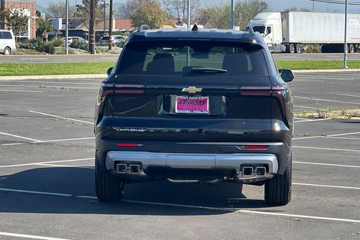 Mosaic Black Metallic 2026 Chevrolet Traverse LT