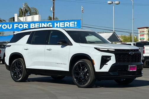 Polar White Tricoat 2026 Chevrolet Traverse RS