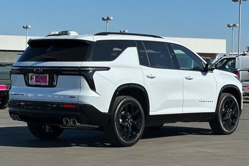 Polar White Tricoat 2026 Chevrolet Traverse RS