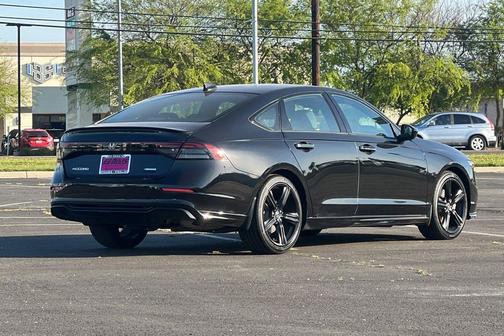 Crystal Black Pearl 2023 Honda Accord Hybrid Sport-L