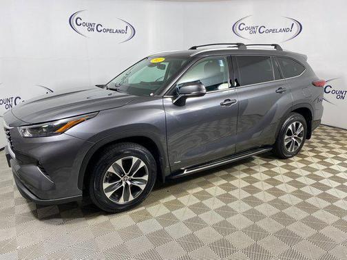 2022 Toyota Highlander Hybrid XLE
