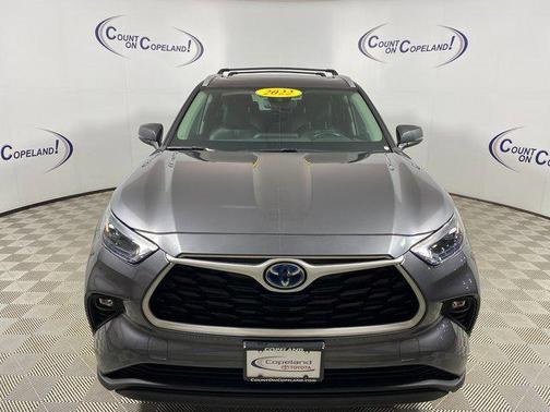 2022 Toyota Highlander Hybrid XLE
