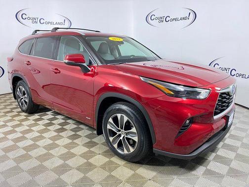 2022 Toyota Highlander Hybrid XLE