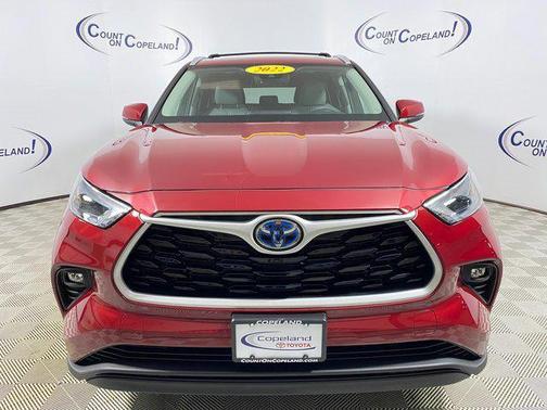 2022 Toyota Highlander Hybrid XLE