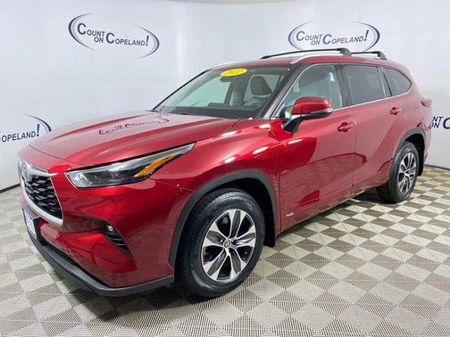 2022 Toyota Highlander Hybrid XLE