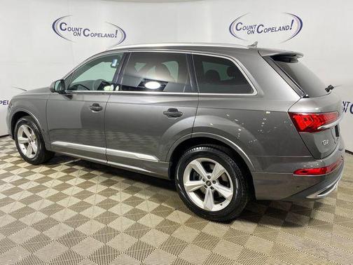 Samurai Gray Metallic 2021 Audi Q7 45 Premium