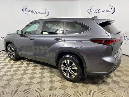 2024 Toyota Highlander Hybrid XLE