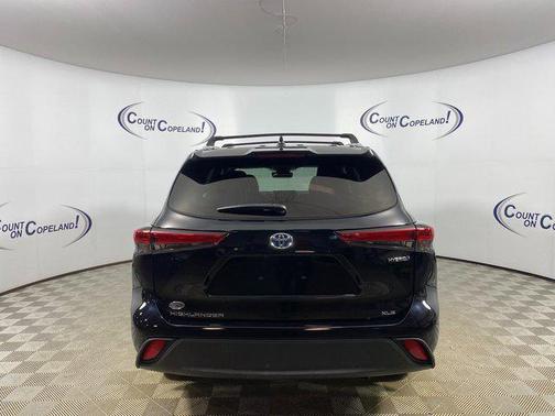 2023 Toyota Highlander Hybrid XLE