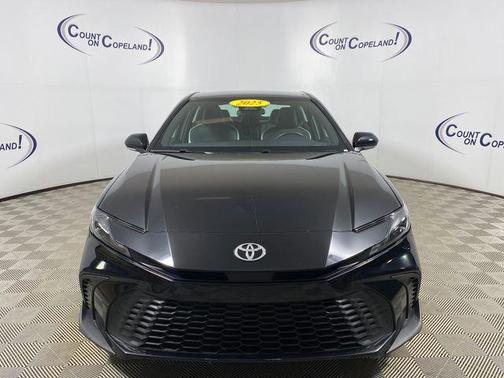 Midnight Black Metallic 2025 Toyota Camry SE