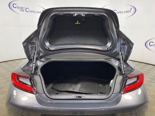 Pavement 2023 Toyota GR86 Premium