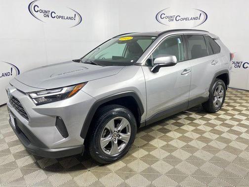 2022 Toyota RAV4 Hybrid XLE