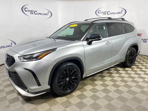 Celestial Silver Metallic 2023 Toyota Highlander XSE