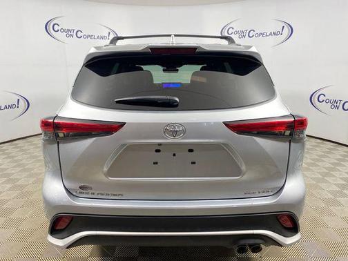 Celestial Silver Metallic 2023 Toyota Highlander XSE
