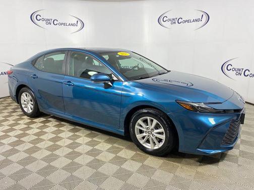Ocean 2025 Toyota Camry LE