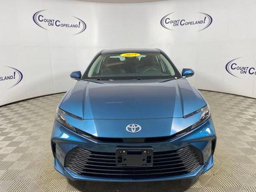 Ocean 2025 Toyota Camry LE