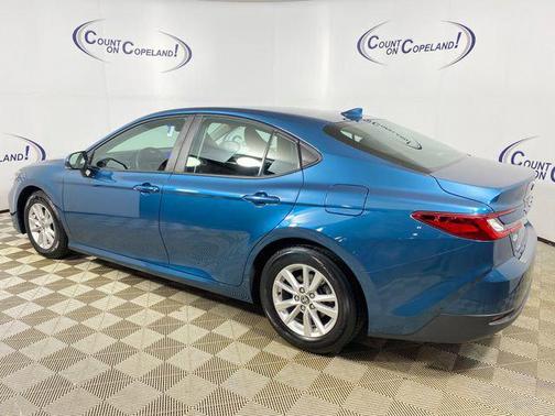 Ocean 2025 Toyota Camry LE