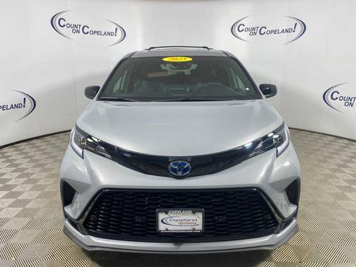 2025 Toyota Sienna XSE 7 Passenger