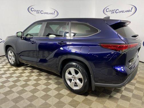 2023 Toyota Highlander LE