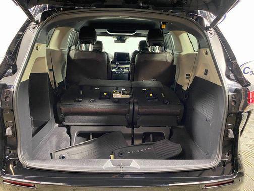 2021 Toyota Sienna Platinum 7 Passenger