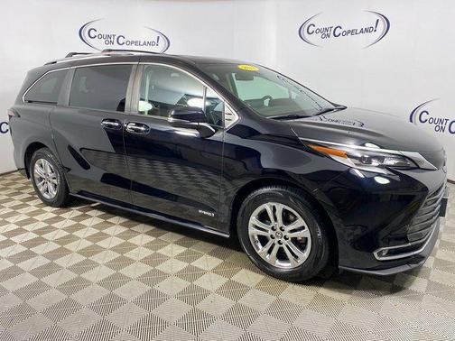 2021 Toyota Sienna Platinum 7 Passenger