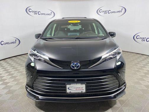 2021 Toyota Sienna Platinum 7 Passenger