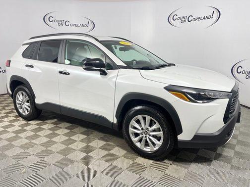2025 Toyota Corolla Cross LE