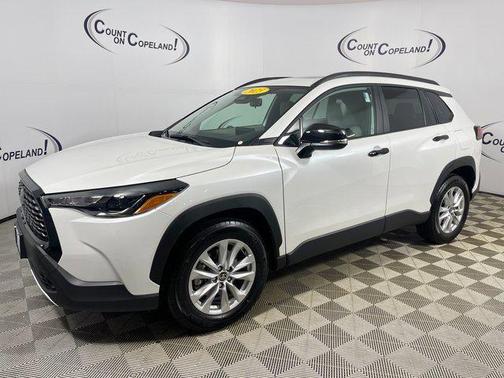 2025 Toyota Corolla Cross LE