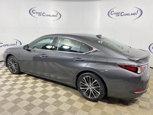 2022 Lexus ES 350 Base