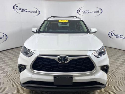 Wind Chill Pearl 2023 Toyota Highlander XLE