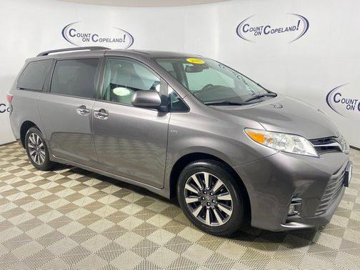 2018 Toyota Sienna XLE