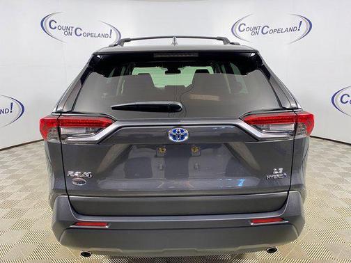 2022 Toyota RAV4 Hybrid LE