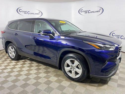2022 Toyota Highlander LE