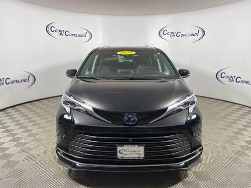 2022 Toyota Sienna Platinum 7 Passenger