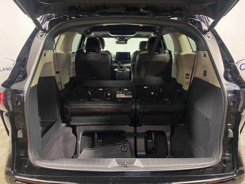 2022 Toyota Sienna Platinum 7 Passenger