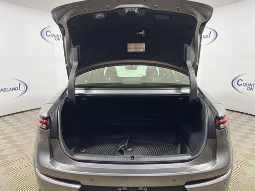 2025 Toyota Crown Platinum