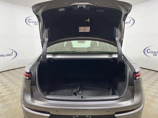 2025 Toyota Crown Platinum