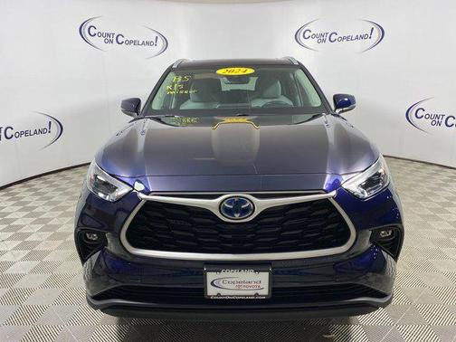 2024 Toyota Highlander Hybrid XLE