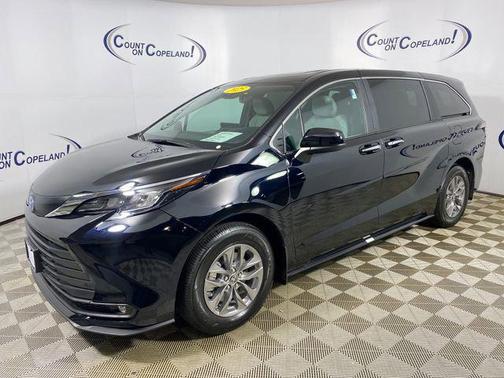 2025 Toyota Sienna XLE