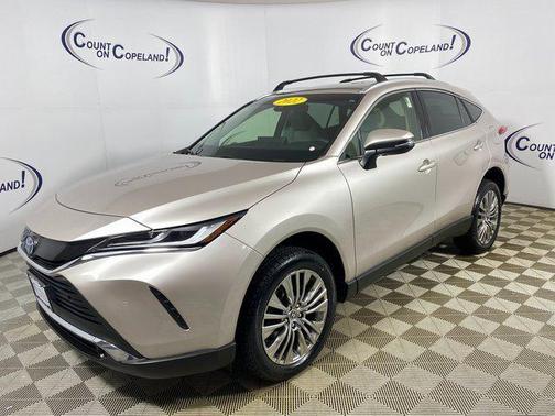 2022 Toyota Venza XLE