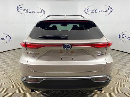 2022 Toyota Venza XLE