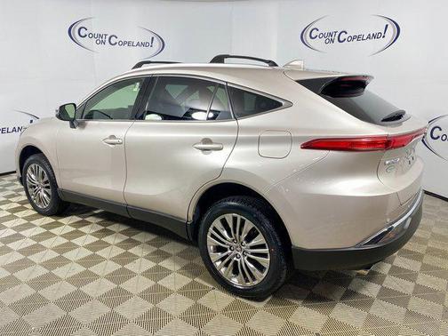 2022 Toyota Venza XLE