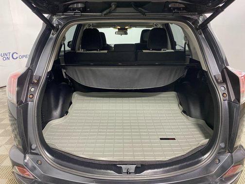 2017 Toyota RAV4 Hybrid XLE