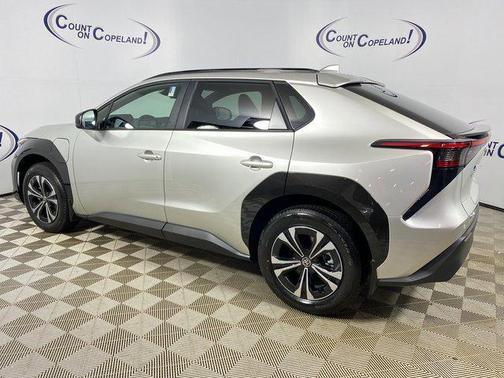 2025 Toyota bZ4X XLE