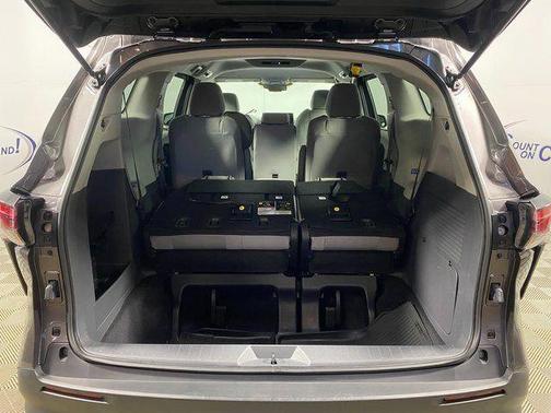 2024 Toyota Sienna LE