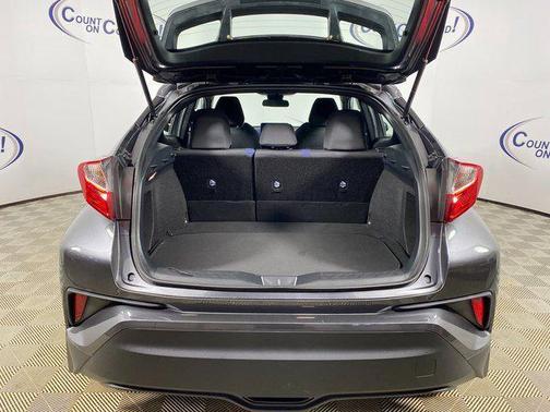 2022 Toyota C-HR XLE